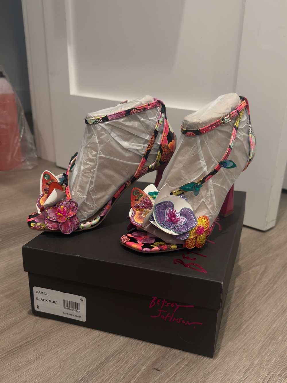 BNWT Floral Butterfly Embellished Heels - Picture 2 of 7